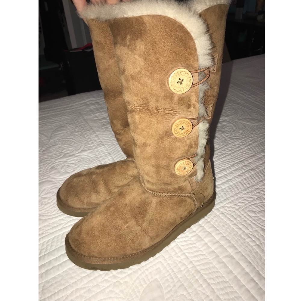 Bailey button uggs